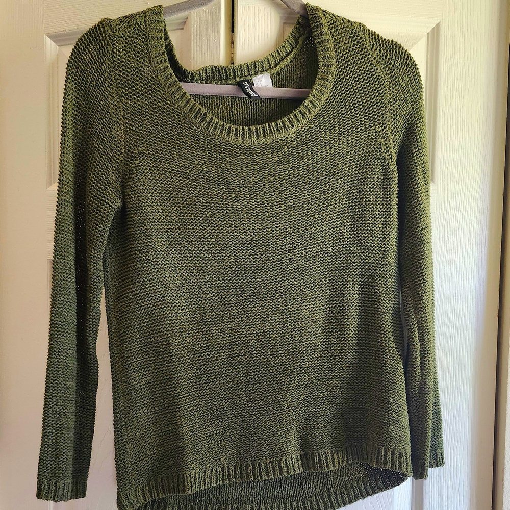 H&M Green Crew Neck Sweater Lightweight Knit